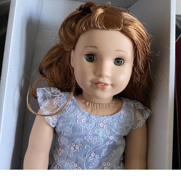 American Girl Doll “Blaire” Girl of the year 2019 w Bridesmaid's Dress in Box - Picture 3 of 4